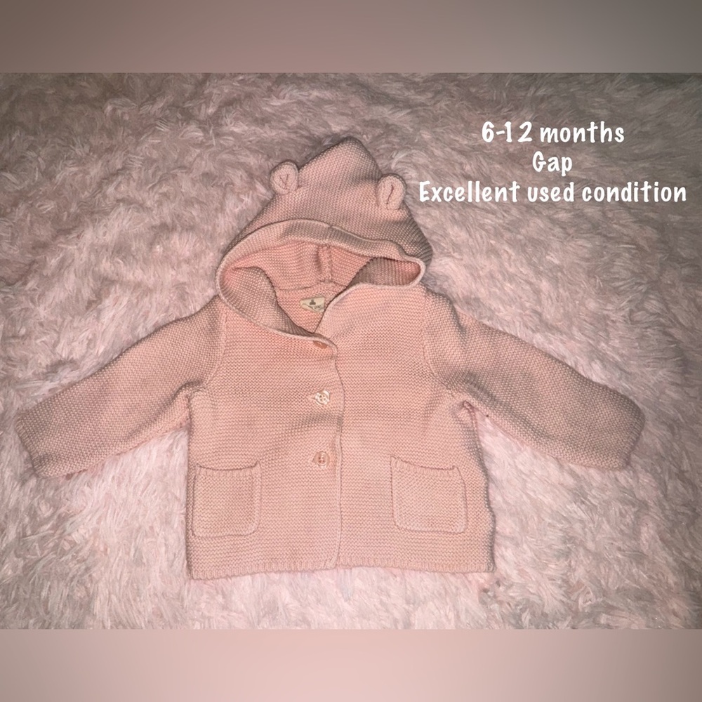 Baby pink Gap sweater